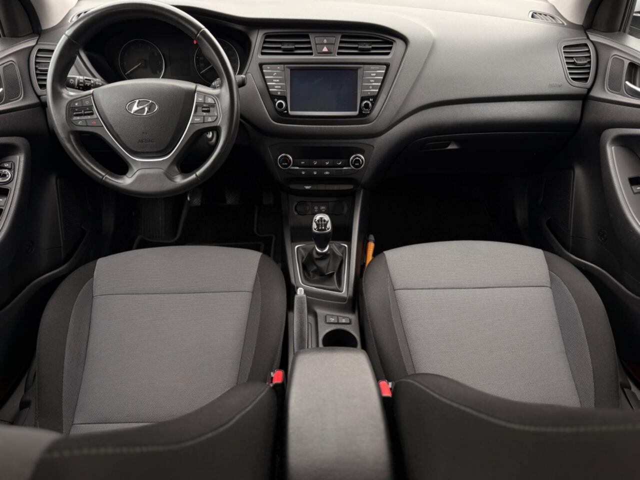 Hyundai I 20 1.0 T-GDI Comfort [ Nav Camera Climate control ]