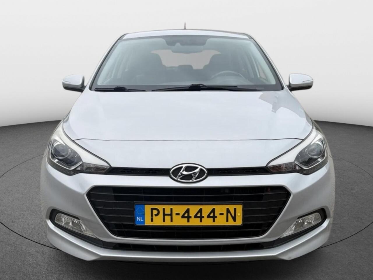 Hyundai I 20 1.0 T-GDI Comfort [ Nav Camera Climate control ]