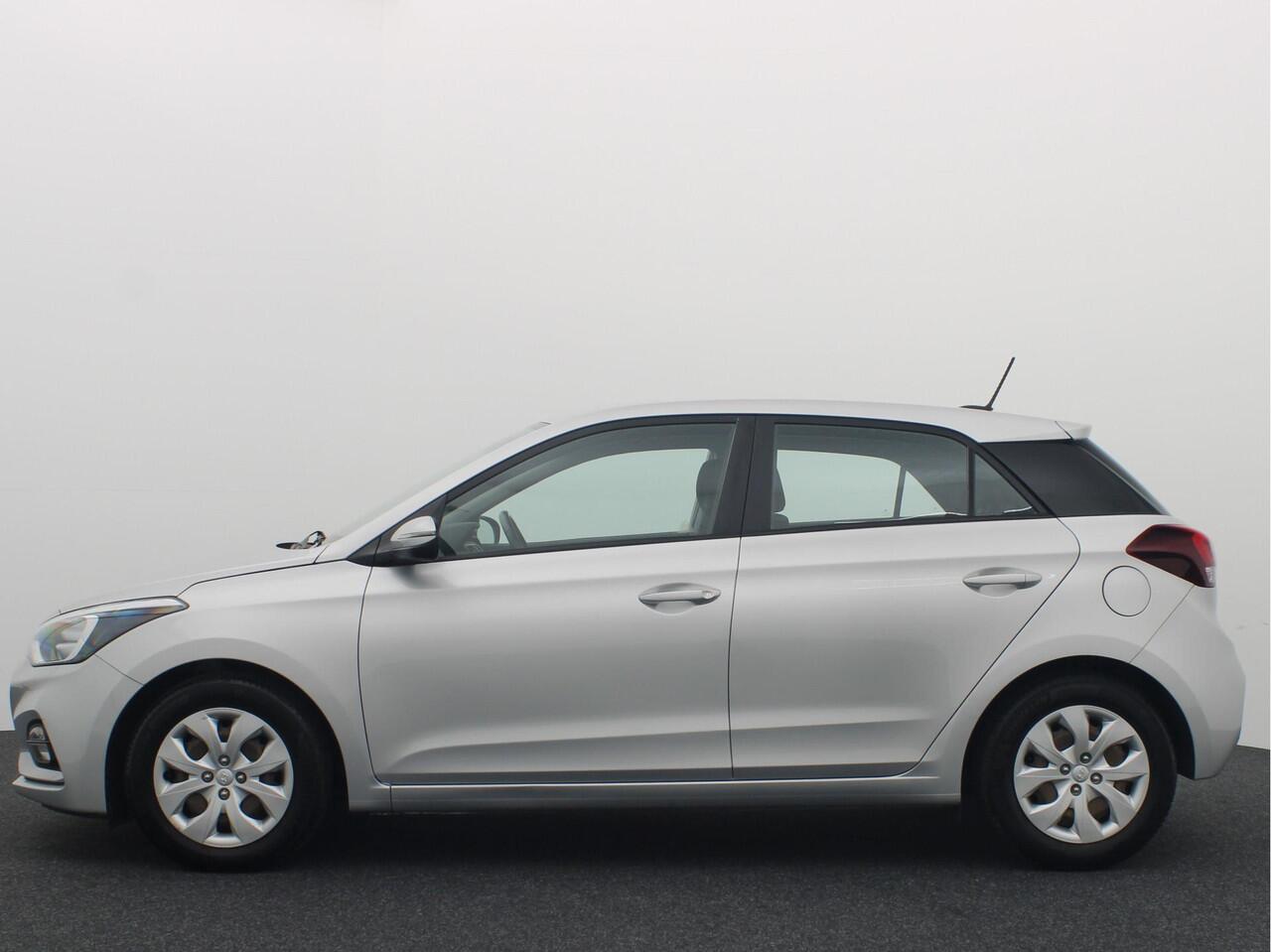 Hyundai I 20 1.0 T-GDI Comfort CARPLAY / CAMERA / DAB+ / CRUISE / PDC / NL-AUTO