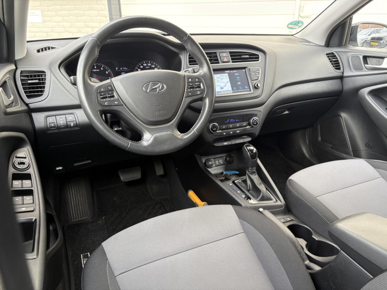 Hyundai I 20 1.0 T-GDI Premium Automaat Navi | Camera | Keyless | Trekhaak