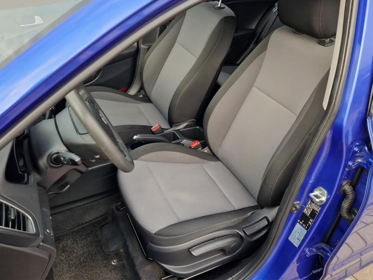 Hyundai I 20 1.2 LP i-Drive Cool - 4 Cilinder - All Season banden