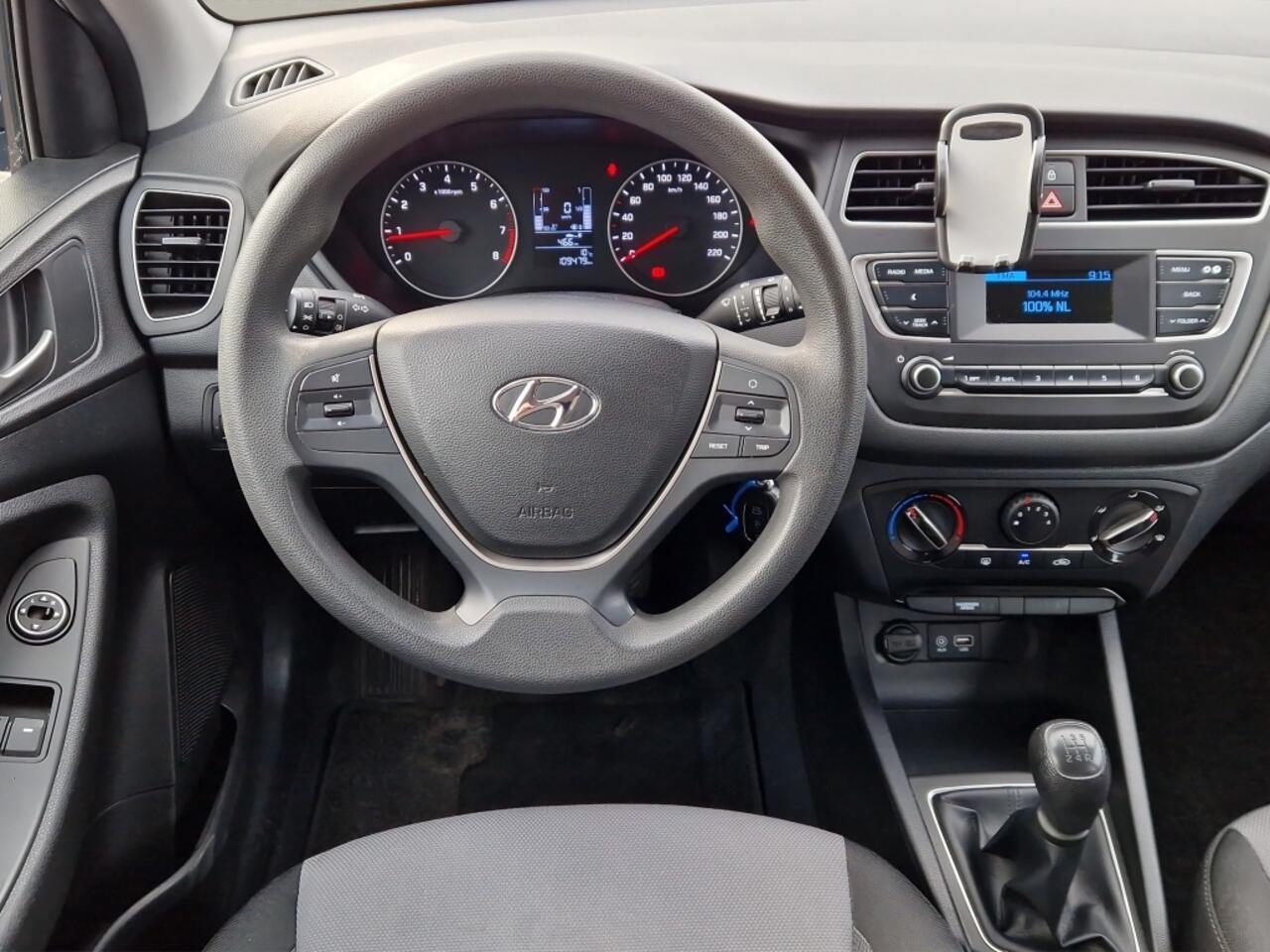 Hyundai I 20 1.2 LP i-Drive Cool - 4 Cilinder - All Season banden