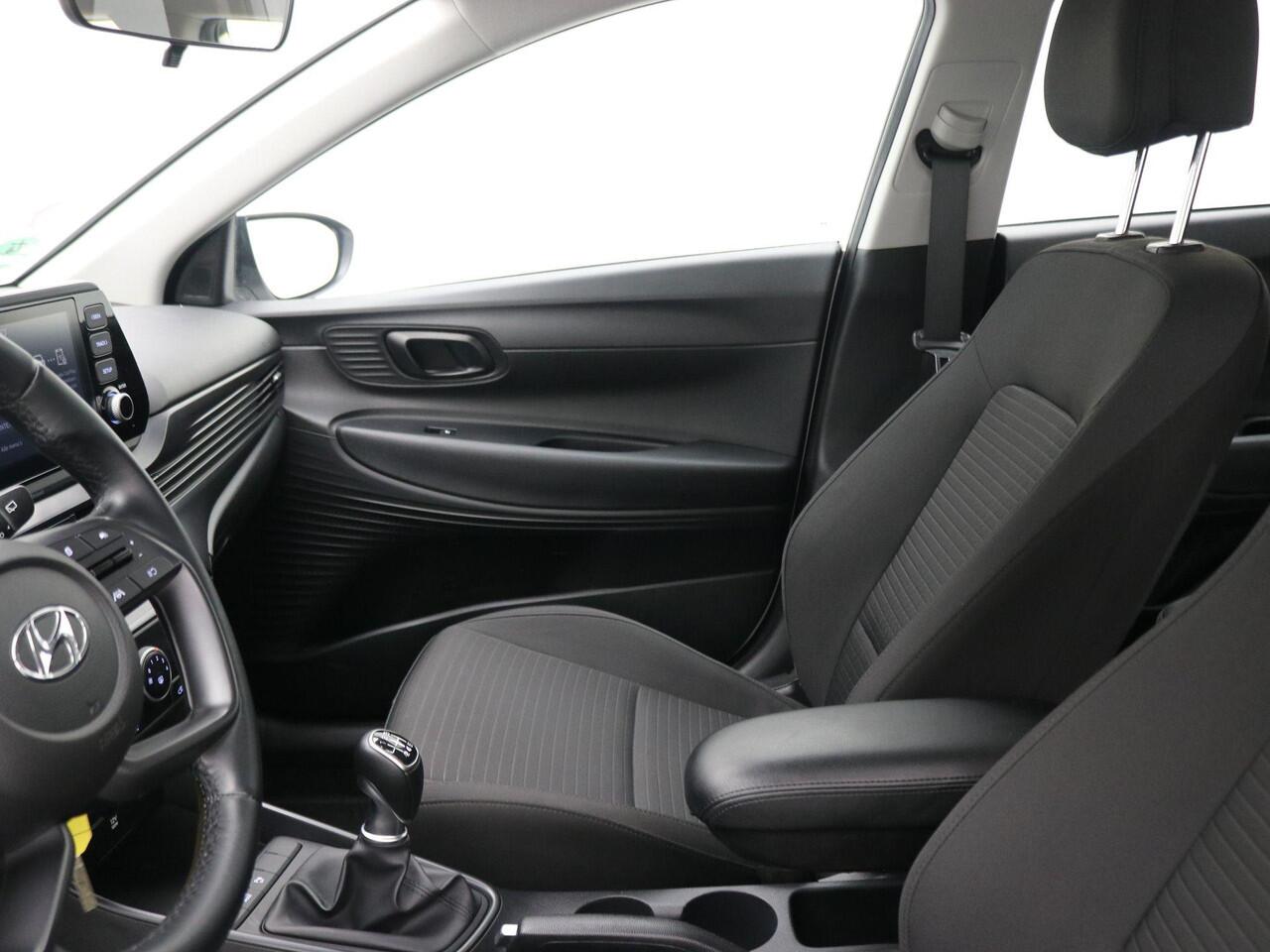 Hyundai I 20 1.0 T-GDI Comfort / Cruise Control / Achteruitrijcamera / Airconditioning / Apple Carplay / Android Auto / LMV / Parkeersensoren achter /