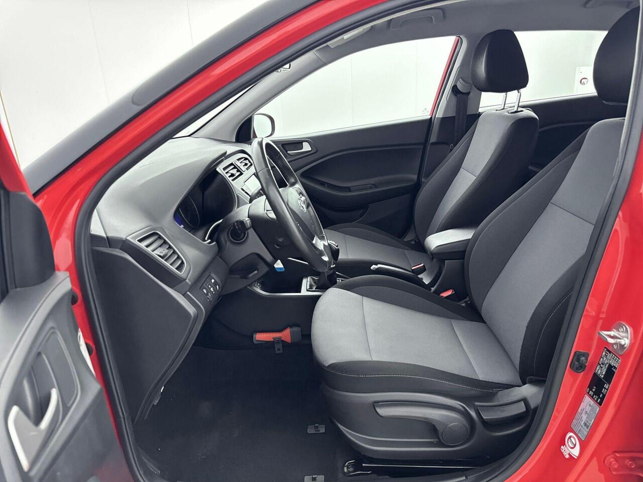 Hyundai I 20 1.0 T-GDI Comfort | Trekhaak | PDC Achter | Camera | Cruise Control