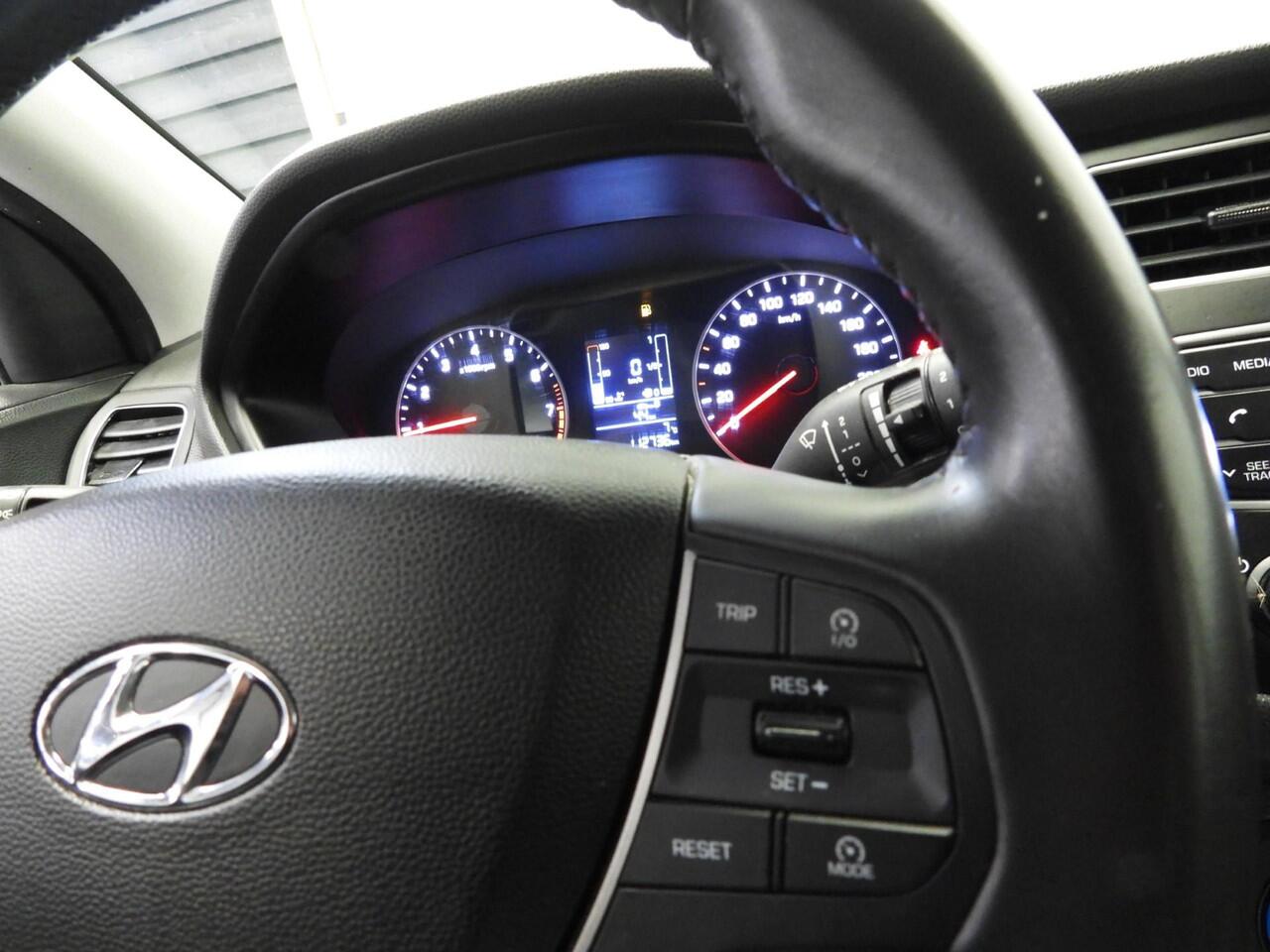 Hyundai I 20 1.0 T-GDI 100PK i-Motion AIRCO/BLUETOOTH!