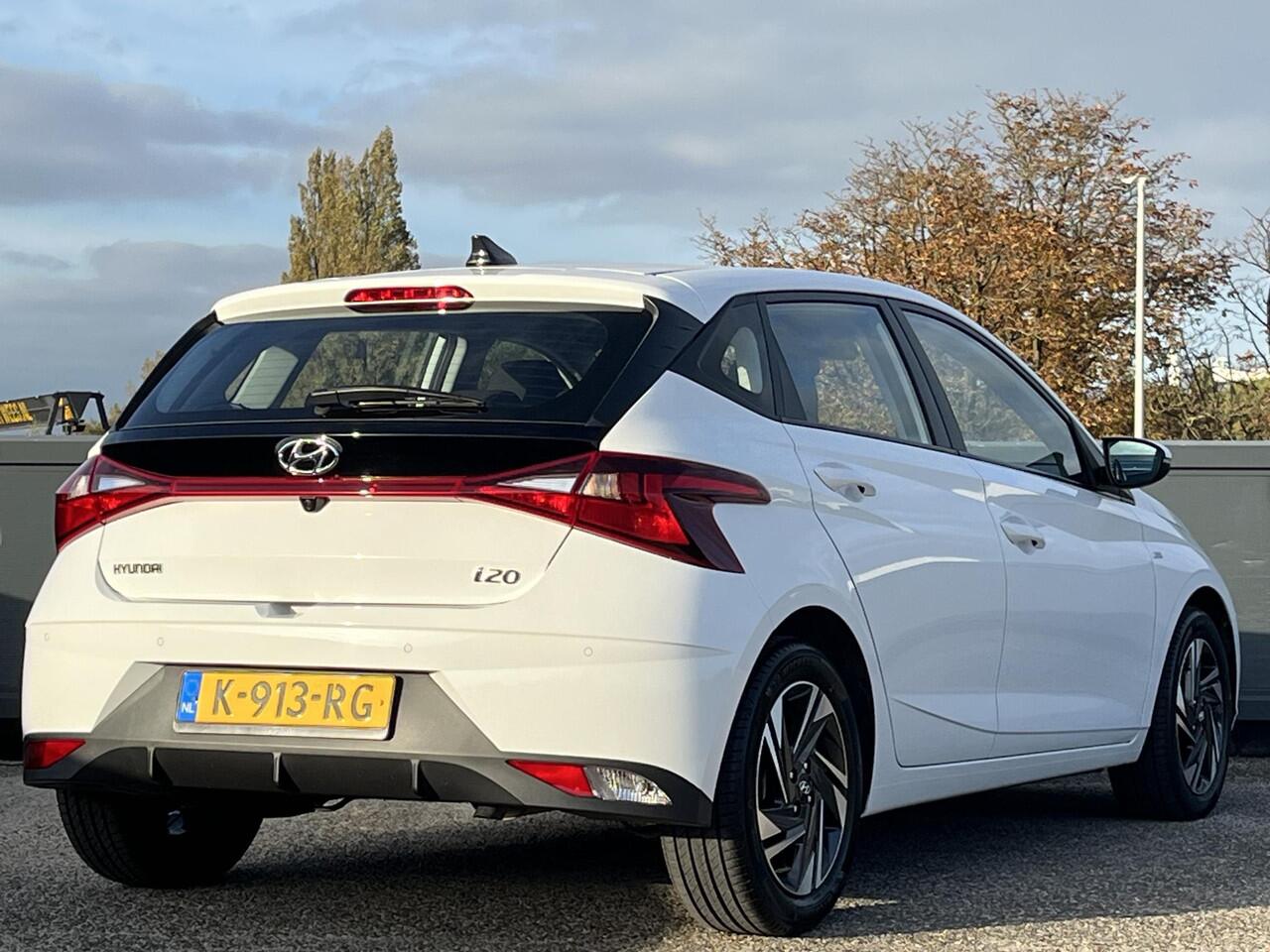 Hyundai I 20 5drs 1.0 T-GDI 100PK Comfort Smart | Geïntegreerde navigatiesysteem | Camera | Lichtmetalen velgen | Apple Carplay & Android Auto |