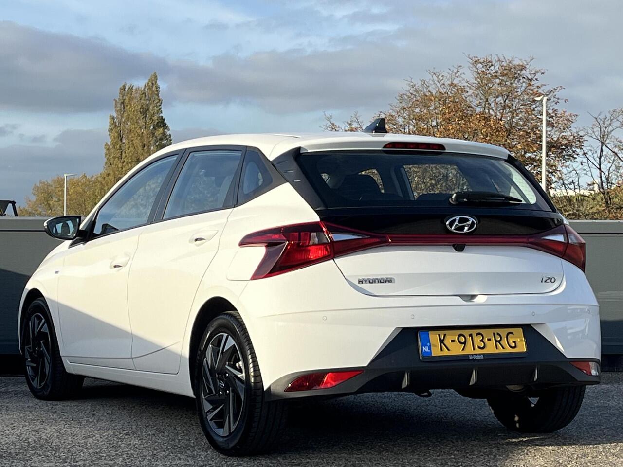 Hyundai I 20 5drs 1.0 T-GDI 100PK Comfort Smart | Geïntegreerde navigatiesysteem | Camera | Lichtmetalen velgen | Apple Carplay & Android Auto |