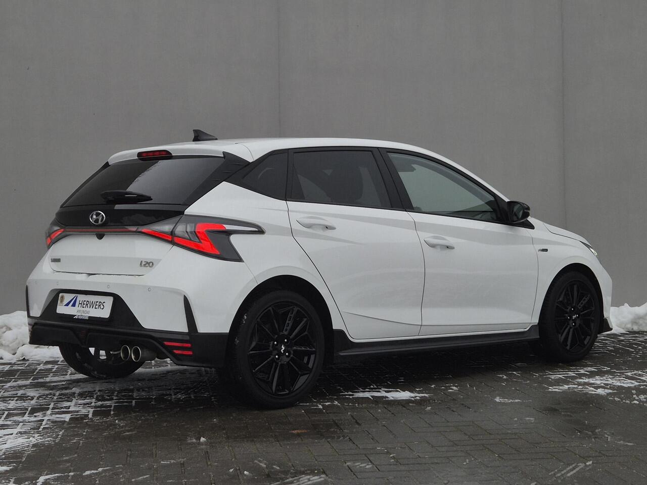 Hyundai I 20 1.0 T-GDI N-line Automaat / Navigatie via Apple Carplay of Android Auto / Stuur en Stoel verwarming / Achteruitrijcamera / Cruise Control / Climate control / Trekgewicht 1110 kg /