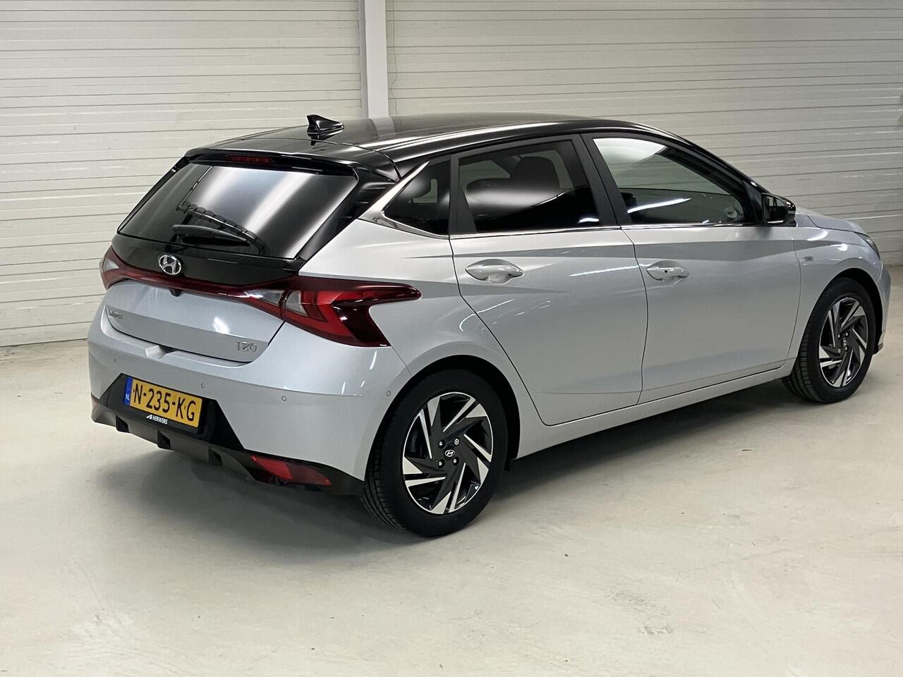 Hyundai I 20 1.0 T-GDI Premium / Navigatie / Camera / Stoel- en Stuurverwarming / Adaptive Cruise Control / BOSE Audio / Climate Control / LED Verlichting / Digitaal Dashboard /
