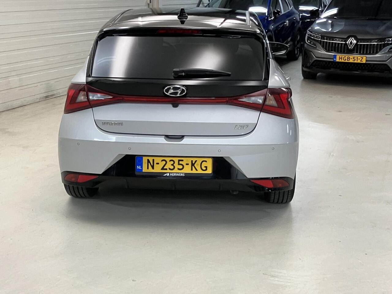 Hyundai I 20 1.0 T-GDI Premium / Navigatie / Camera / Stoel- en Stuurverwarming / Adaptive Cruise Control / BOSE Audio / Climate Control / LED Verlichting / Digitaal Dashboard /