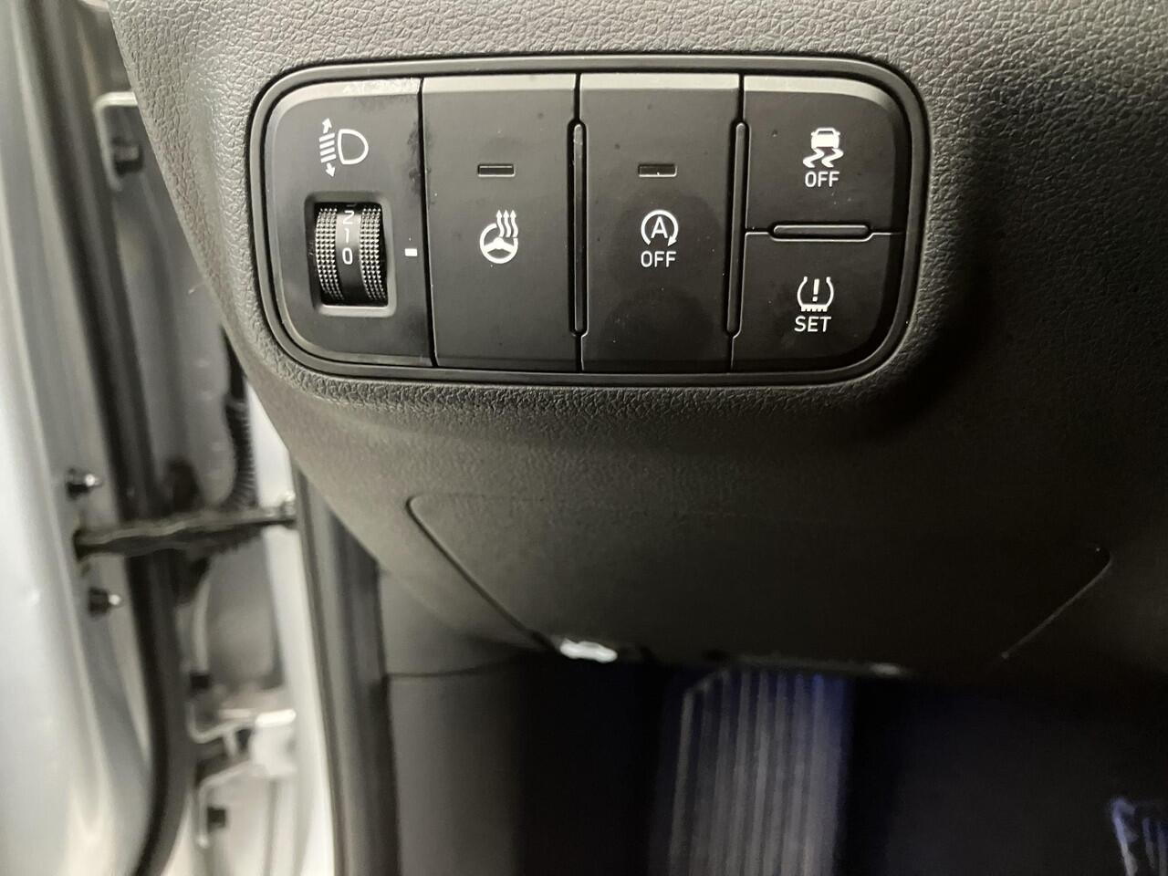 Hyundai I 20 1.0 T-GDI Premium / Navigatie / Camera / Stoel- en Stuurverwarming / Adaptive Cruise Control / BOSE Audio / Climate Control / LED Verlichting / Digitaal Dashboard /