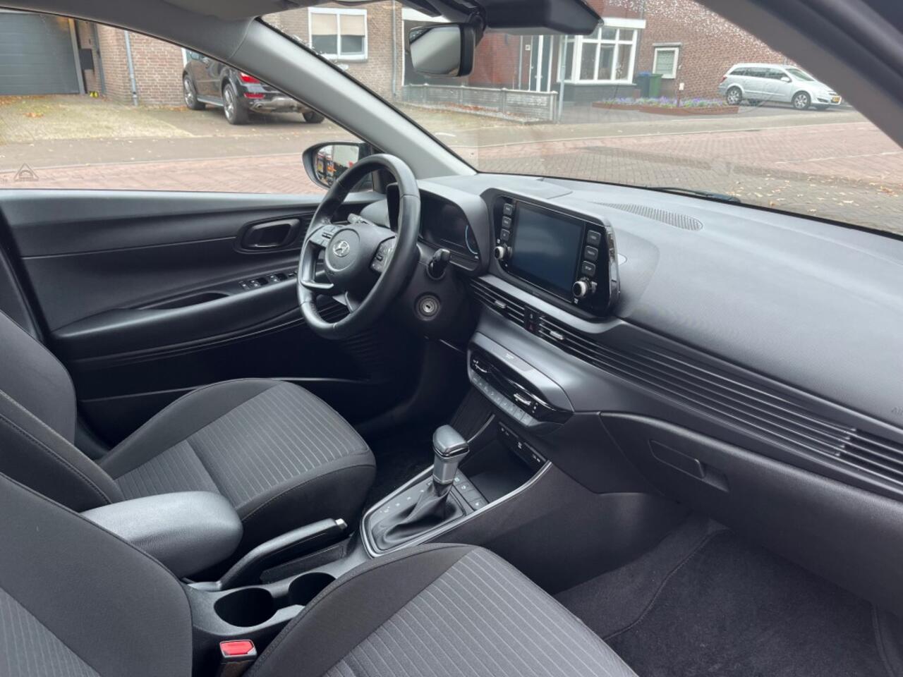 Hyundai I 20 1.0 T-GDI AUTOMAAT 101PK / CARPLAY / CAMERA / LED / CRUISE CTR.