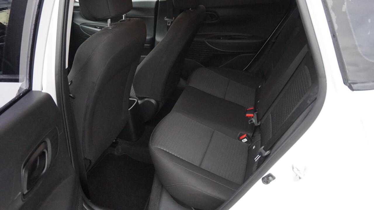 Hyundai I 20 1.2 MPI Comfort Smart Trekhaak | Navigatie | Dealeronderhouden