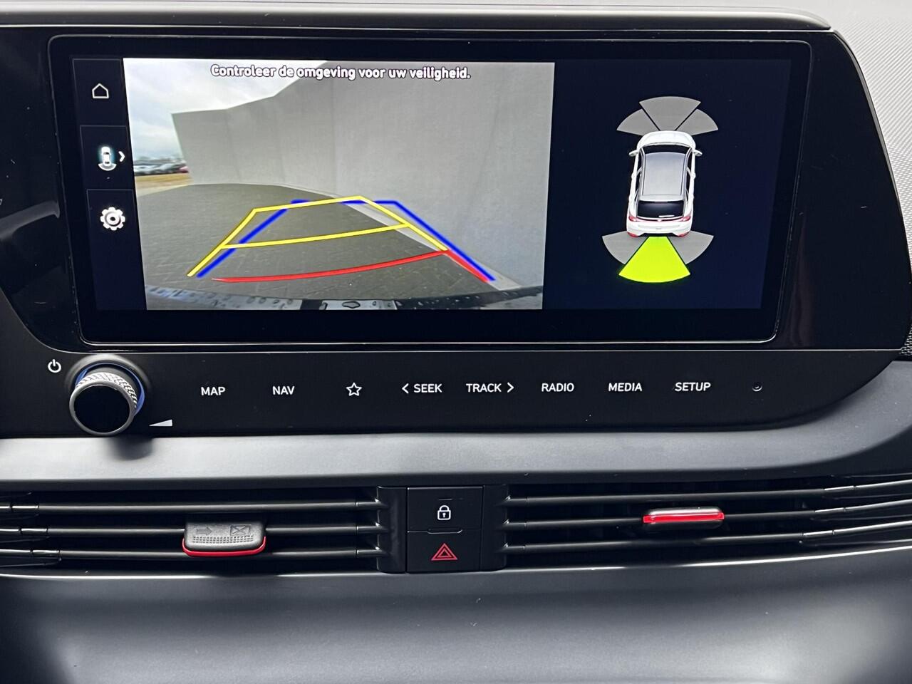 Hyundai I 20 1.0 T-GDI N Line 100 pk / Fabrieksgarantie tot 09-2027 / Navigatie / Apple Carplay Android / Stuur- en stoelverwarming / 17" LM wielen / Winterwielenset tegen meerprijs ¤ 499 /