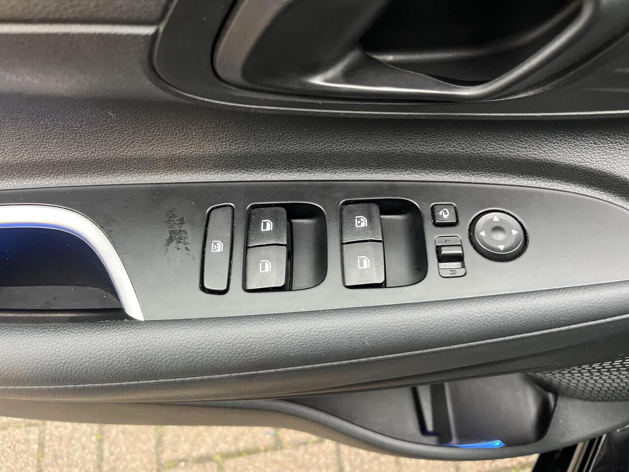 Hyundai I 20 1.0 T-GDI Comfort Smart | 3 jaar garantie | Rijklaarprijs dus geen extra afleverkosten! | Apple CarPlay/Android Auto |