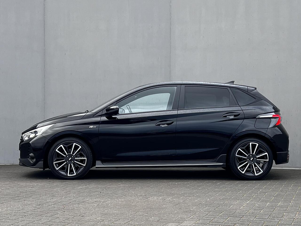 Hyundai I 20 1.0 T-GDI N Line 100 pk / Fabrieksgarantie tot 09-2027 / Navigatie / Apple Carplay Android / Stuur- en stoelverwarming / 17" LM wielen / Winterwielenset tegen meerprijs ¤ 499 /