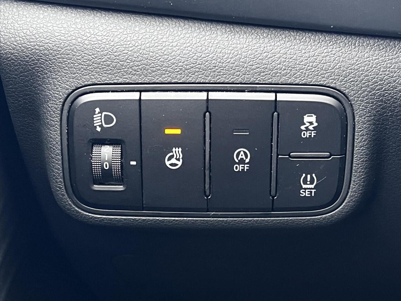 Hyundai I 20 1.0 T-GDI N Line 100 pk / Fabrieksgarantie tot 09-2027 / Navigatie / Apple Carplay Android / Stuur- en stoelverwarming / 17" LM wielen / Winterwielenset tegen meerprijs ¤ 499 /