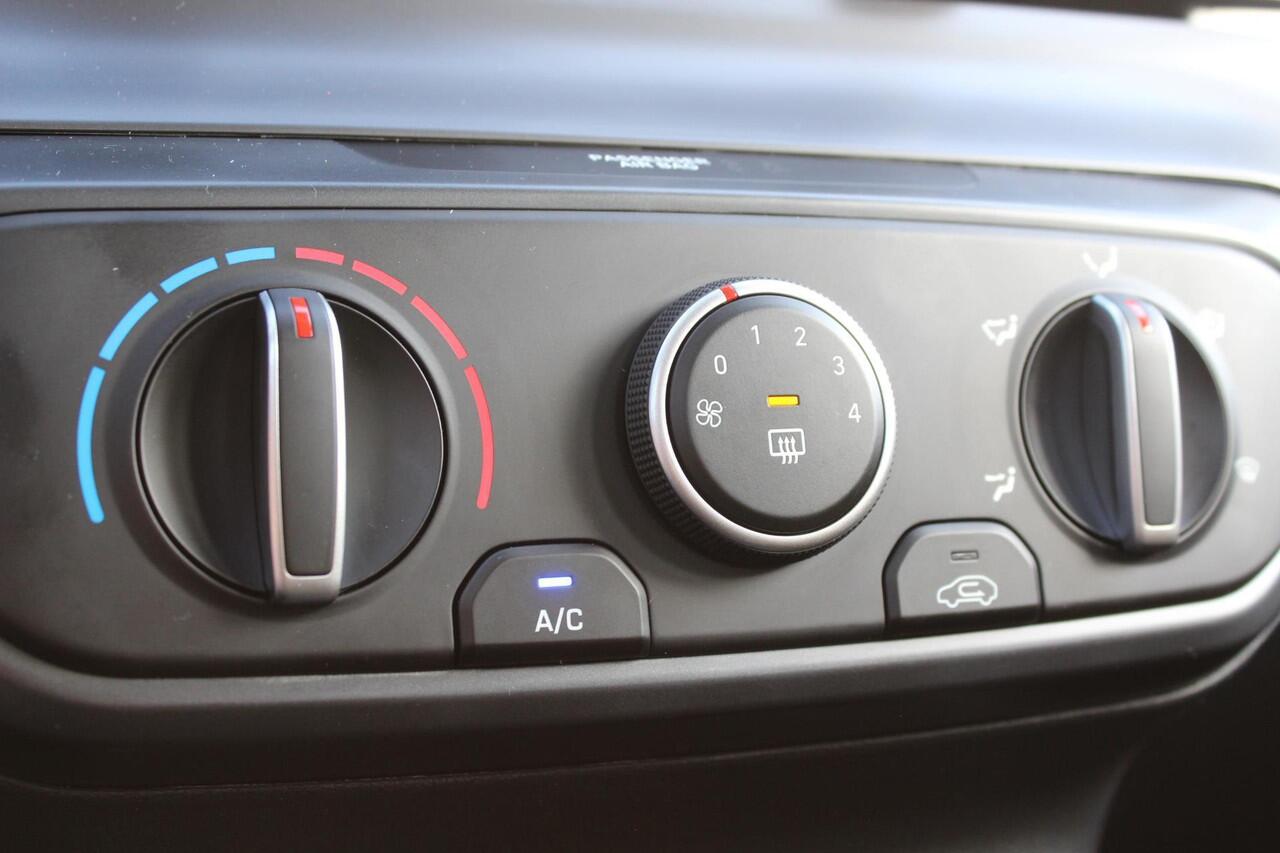 Hyundai I 20 1.0 T-GDI Comfort / Trekhaak / Apple carplay - Android auto / Achteruitrijcamera / Zwart dak.