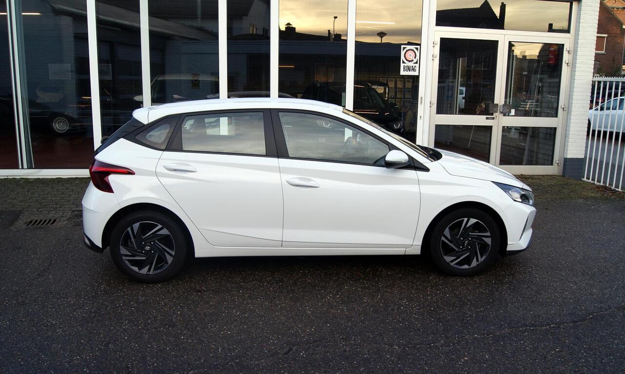 Hyundai I 20 1.2 MPI Comfort Airco,Camera,Cruise,Pdc,RIJKLAARPRIJS!!