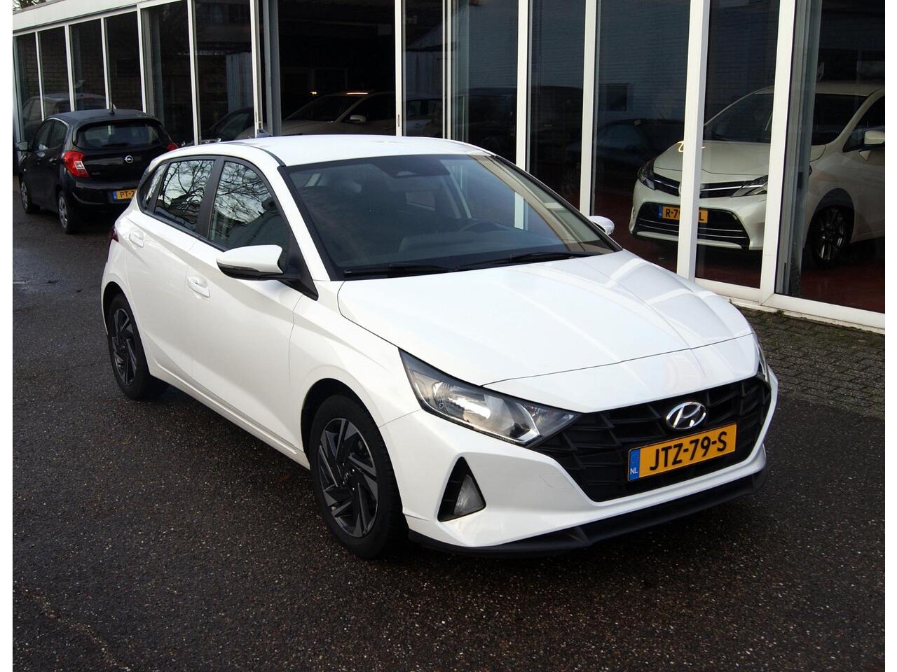 Hyundai I 20 1.2 MPI Comfort Airco,Camera,Cruise,Pdc,RIJKLAARPRIJS!!