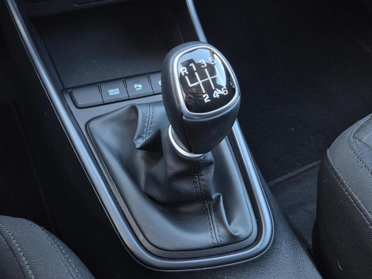 Hyundai I 20 1.0 T-GDI Comfort Smart / All season banden / Airco / Cruise control / Achteruitrijcamera / Trekgewicht 1110 kg / Apple Carplay Android Auto / Parkeersensoren achter / Elektrische ramen voor en achter /