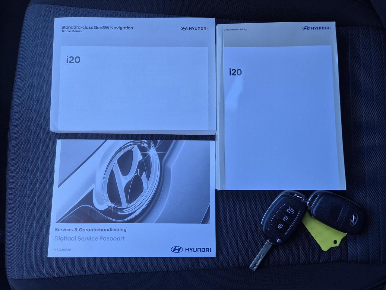 Hyundai I 20 1.0 T-GDI Comfort Smart / All season banden / Airco / Cruise control / Achteruitrijcamera / Trekgewicht 1110 kg / Apple Carplay Android Auto / Parkeersensoren achter / Elektrische ramen voor en achter /