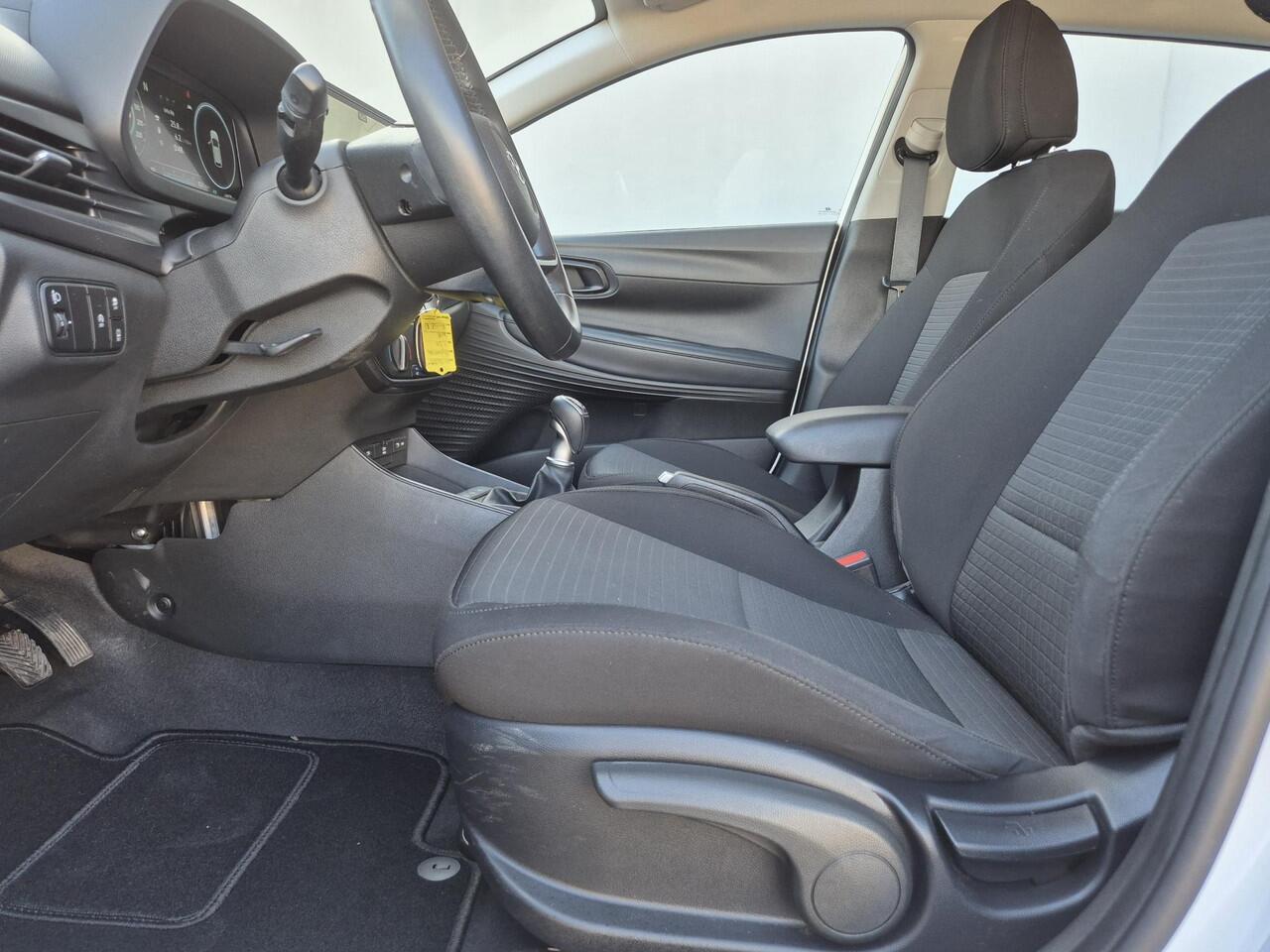 Hyundai I 20 1.0 T-GDI Comfort Smart / All season banden / Airco / Cruise control / Achteruitrijcamera / Trekgewicht 1110 kg / Apple Carplay Android Auto / Parkeersensoren achter / Elektrische ramen voor en achter /