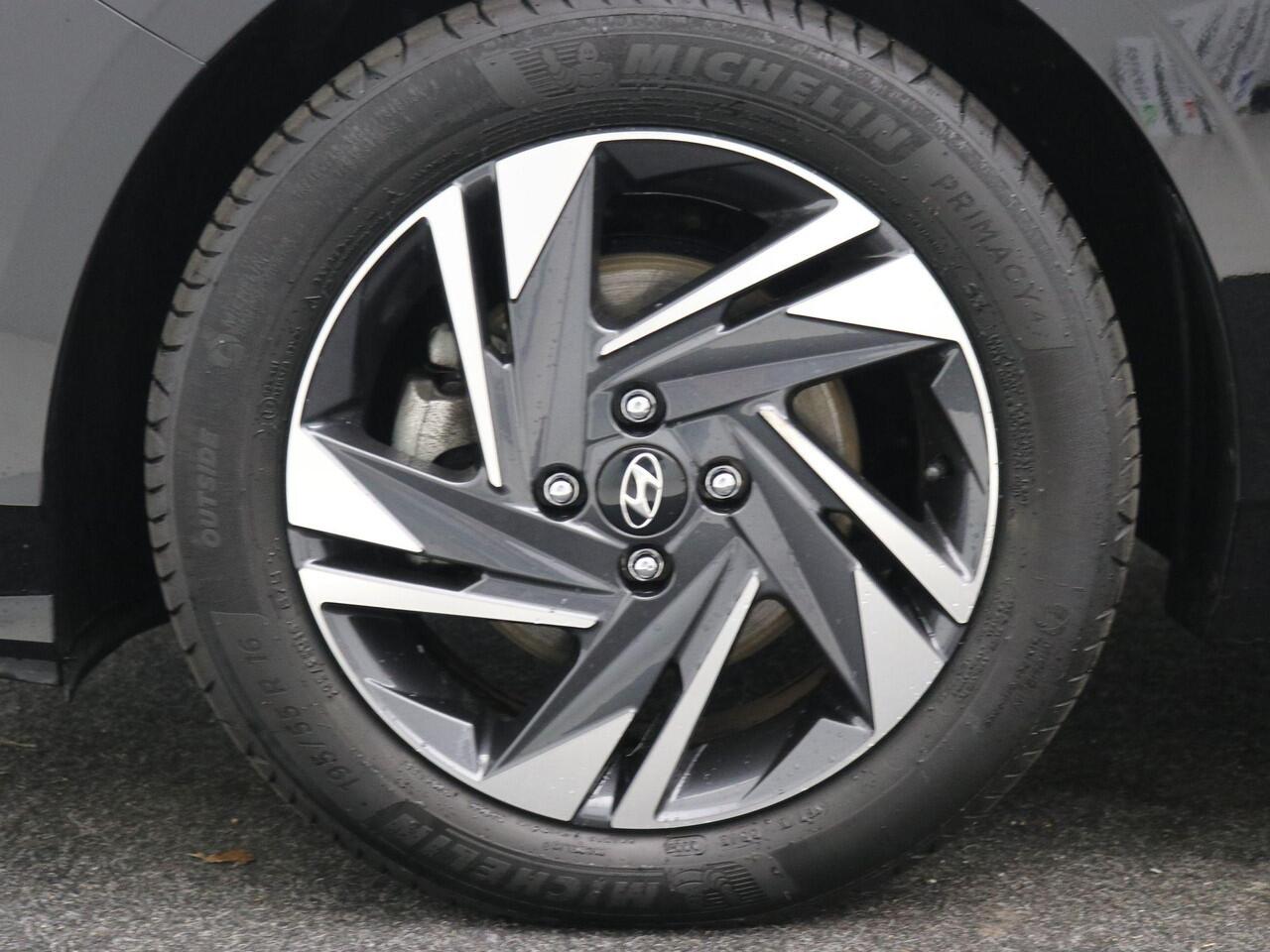 Hyundai I 20 1.0 T-GDI Comfort Smart AUTOMAAT / Airco Climate Control / Stoel en Stuurwielverwarming / Cruise Control / Apple Carplay / Achteruitrijcamera / Dealeronderhouden / 5 Jaar fabrieksgarantie /