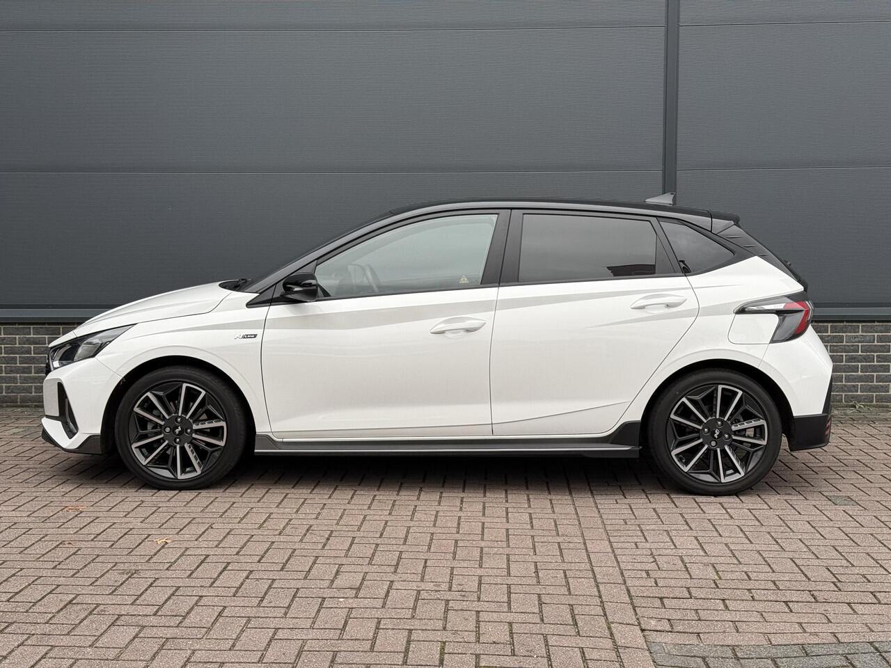 Hyundai I 20 1.0 T-GDI N Line 120 PK / Navigatie + Apple Carplay/Android Auto / Achteruitrijcamera / Airco / Cruise Control / 17" Lichtmetalen Velgen /