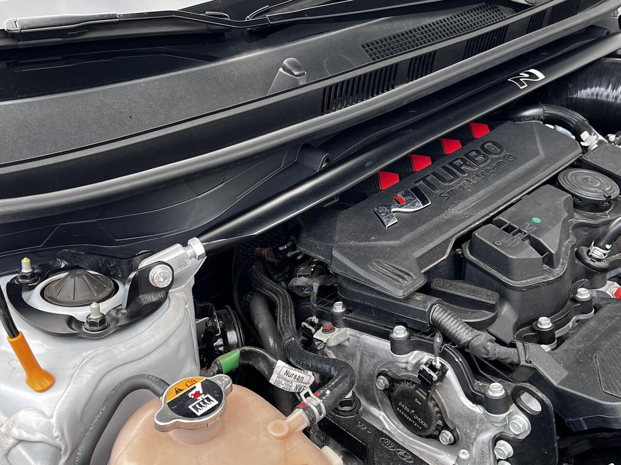 Hyundai I 20 N 1.6 N 204 PK / Fabrieksgarantie tot 05-2028 / Dealer onderhouden / Stuur- en stoelverwarming / Navigatie via Apple Carplay Android / 18" LM wielen /