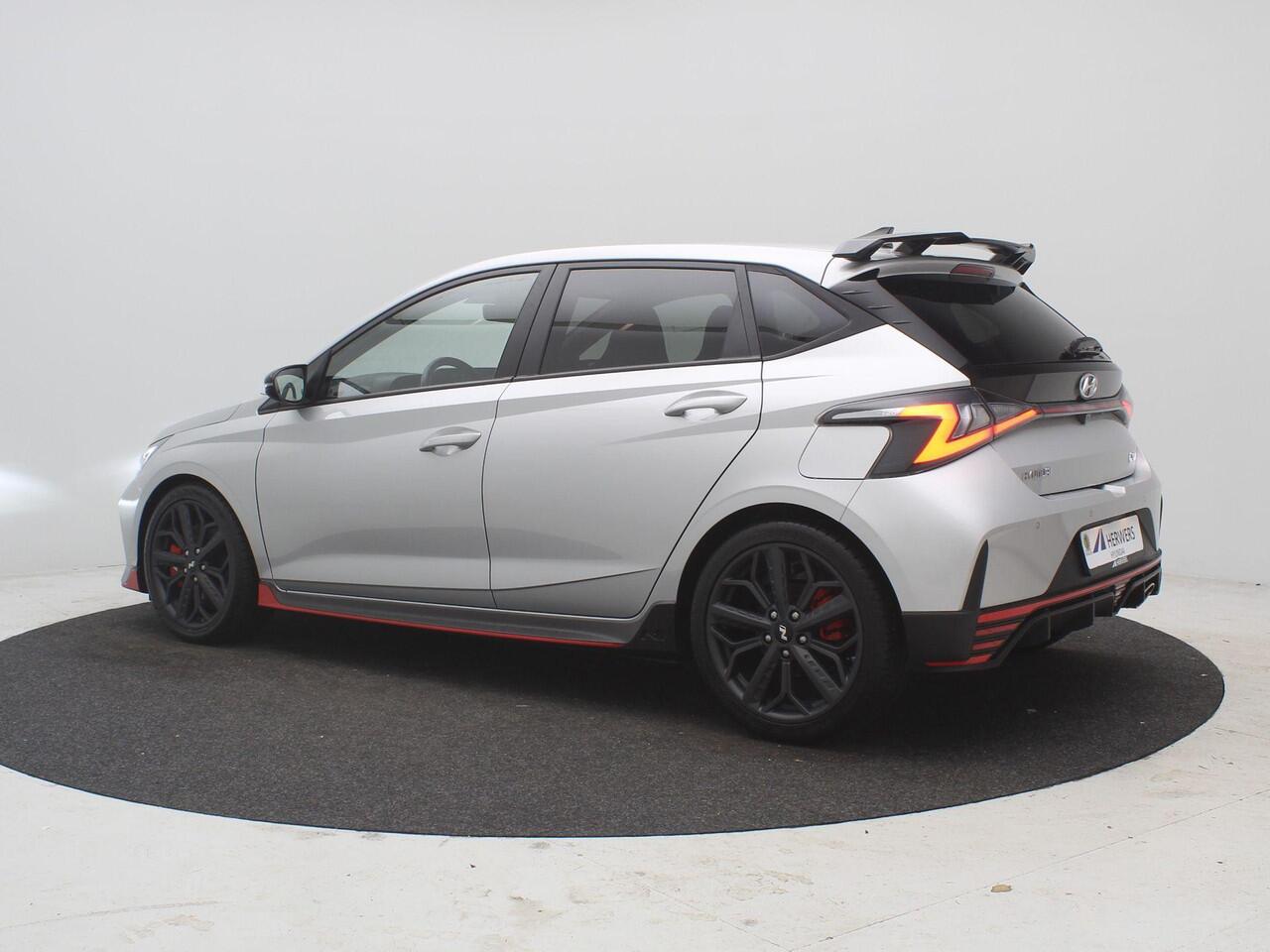 Hyundai I 20 N 1.6 N 204pk Handgeschakeld / Fabrieksgarantie tot 04-2028 / Dealer onderhouden / Achteruitrijcamera / Apple Carplay Android Auto / Cruise control / Parkeersensoren achter / Lichtmetalen wielen 18" /