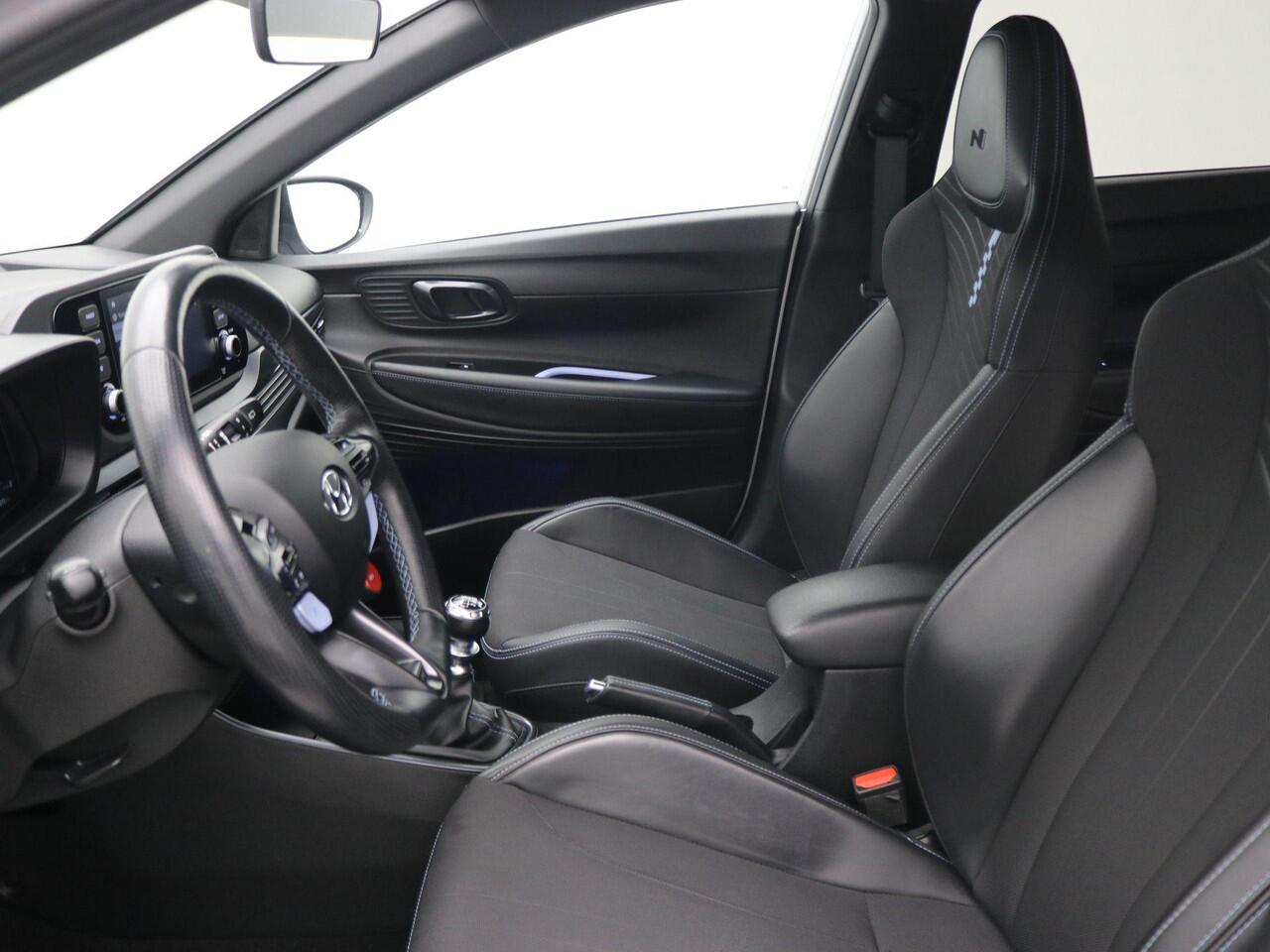 Hyundai I 20 N 1.6 N 204pk Handgeschakeld / Fabrieksgarantie tot 04-2028 / Dealer onderhouden / Achteruitrijcamera / Apple Carplay Android Auto / Cruise control / Parkeersensoren achter / Lichtmetalen wielen 18" /