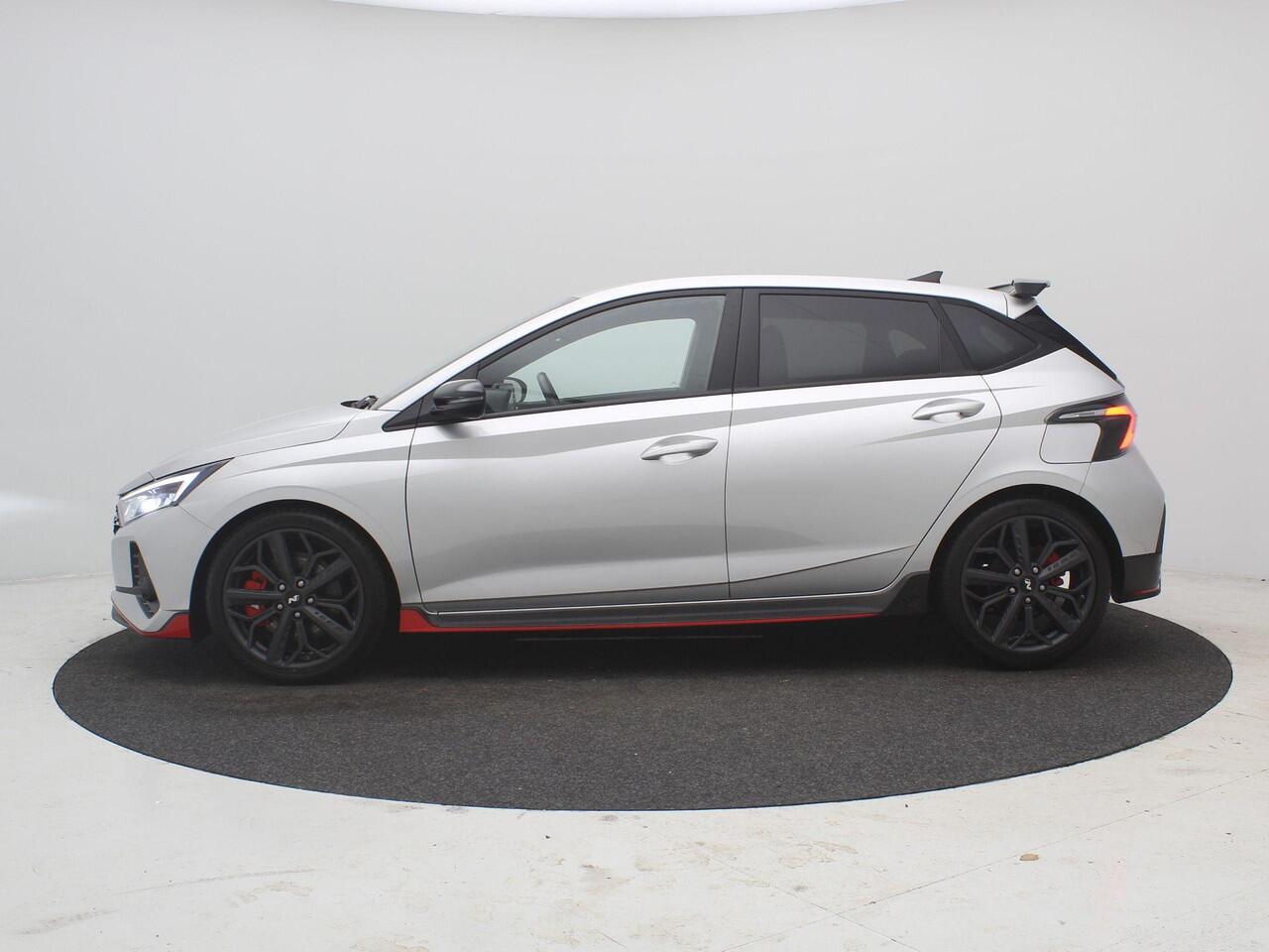 Hyundai I 20 N 1.6 N 204pk Handgeschakeld / Fabrieksgarantie tot 04-2028 / Dealer onderhouden / Achteruitrijcamera / Apple Carplay Android Auto / Cruise control / Parkeersensoren achter / Lichtmetalen wielen 18" /
