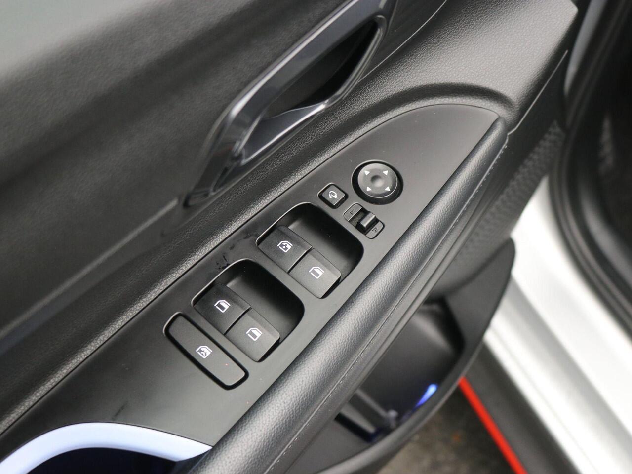 Hyundai I 20 N 1.6 N 204pk Handgeschakeld / Fabrieksgarantie tot 04-2028 / Dealer onderhouden / Achteruitrijcamera / Apple Carplay Android Auto / Cruise control / Parkeersensoren achter / Lichtmetalen wielen 18" /