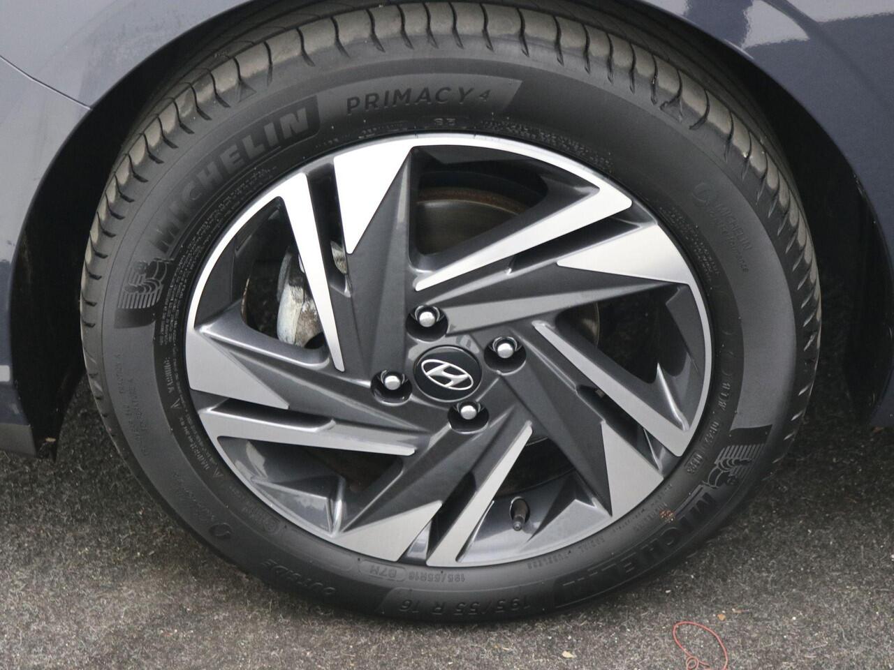 Hyundai I 20 1.2 MPI Comfort / Dealeronderhouden / Apple Carplay / Achteruitrijcamera / Dodehoek Detectie / Cruise Control / Airco