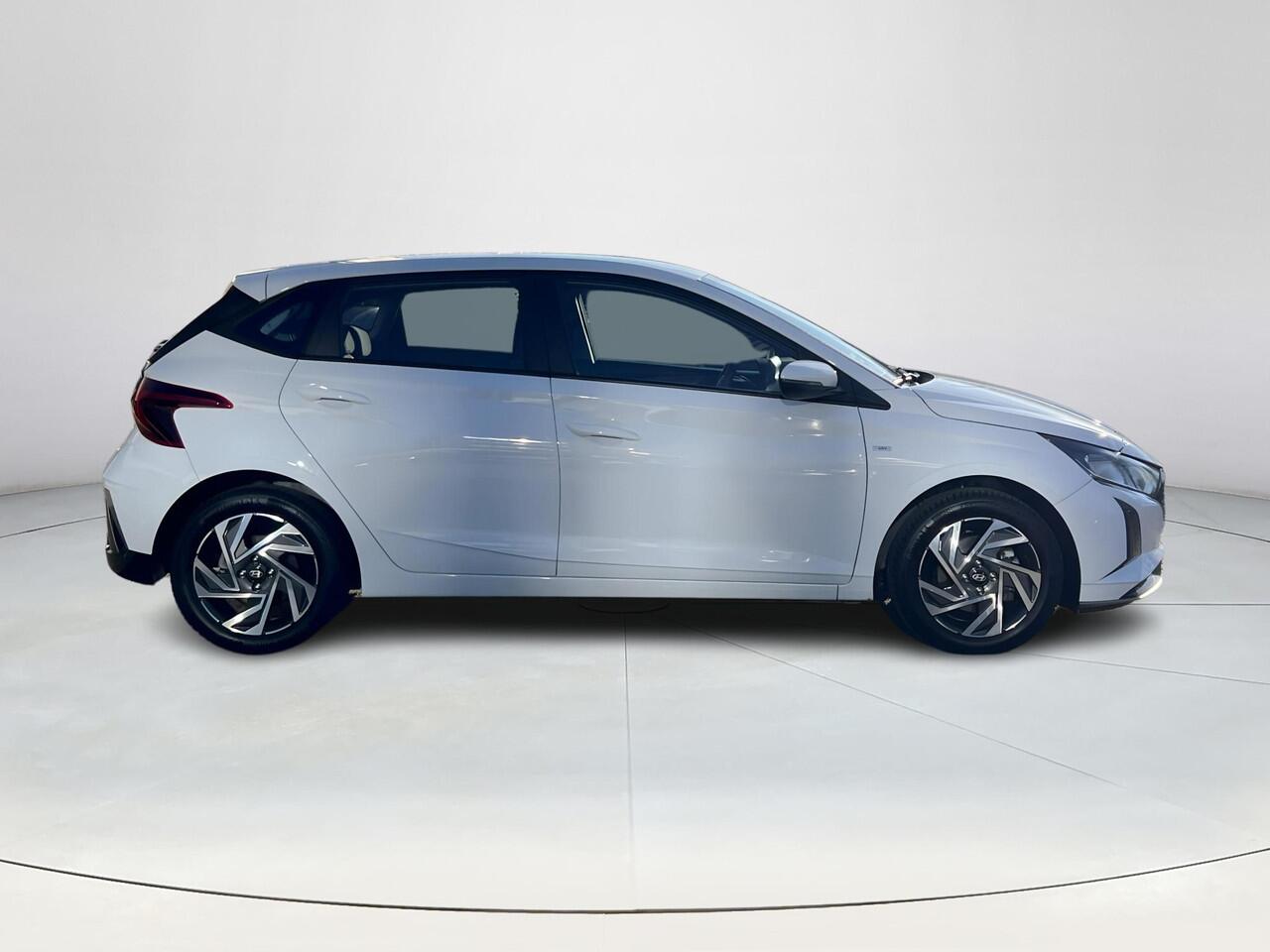 Hyundai I 20 1.0 T-GDI Comfort Smart | Apple Carplay / Android Auto | Navigatie | Cruise Control | Camera | Dode Hoek Bewaking | Lichtmetalen Velgen |