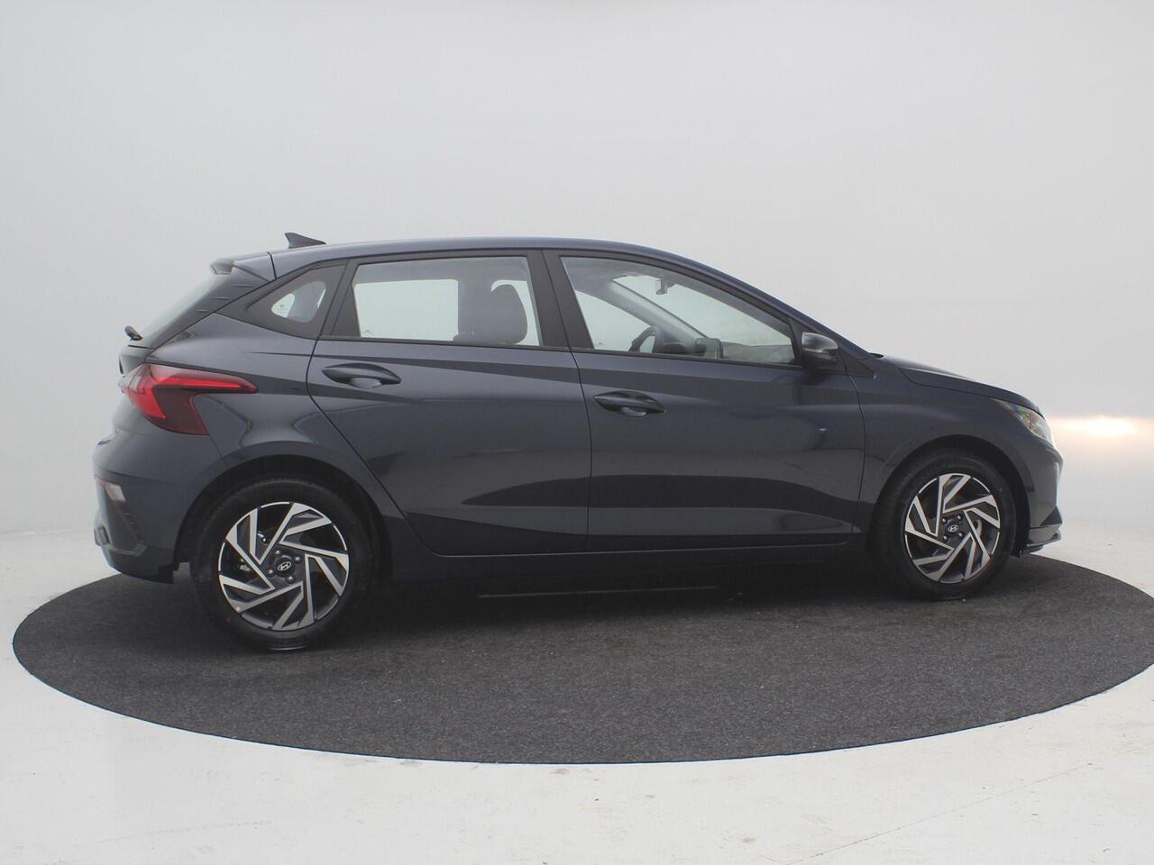 Hyundai I 20 1.0 T-GDI Comfort / ¤ 1.000,- Voordeel Op Nieuwprijs / Rijklaarprijs / Direct Leverbaar / Navigatie / Cruise control / Apple Carplay + Android Auto / Airco / LMV / Achteruitrijcamera /