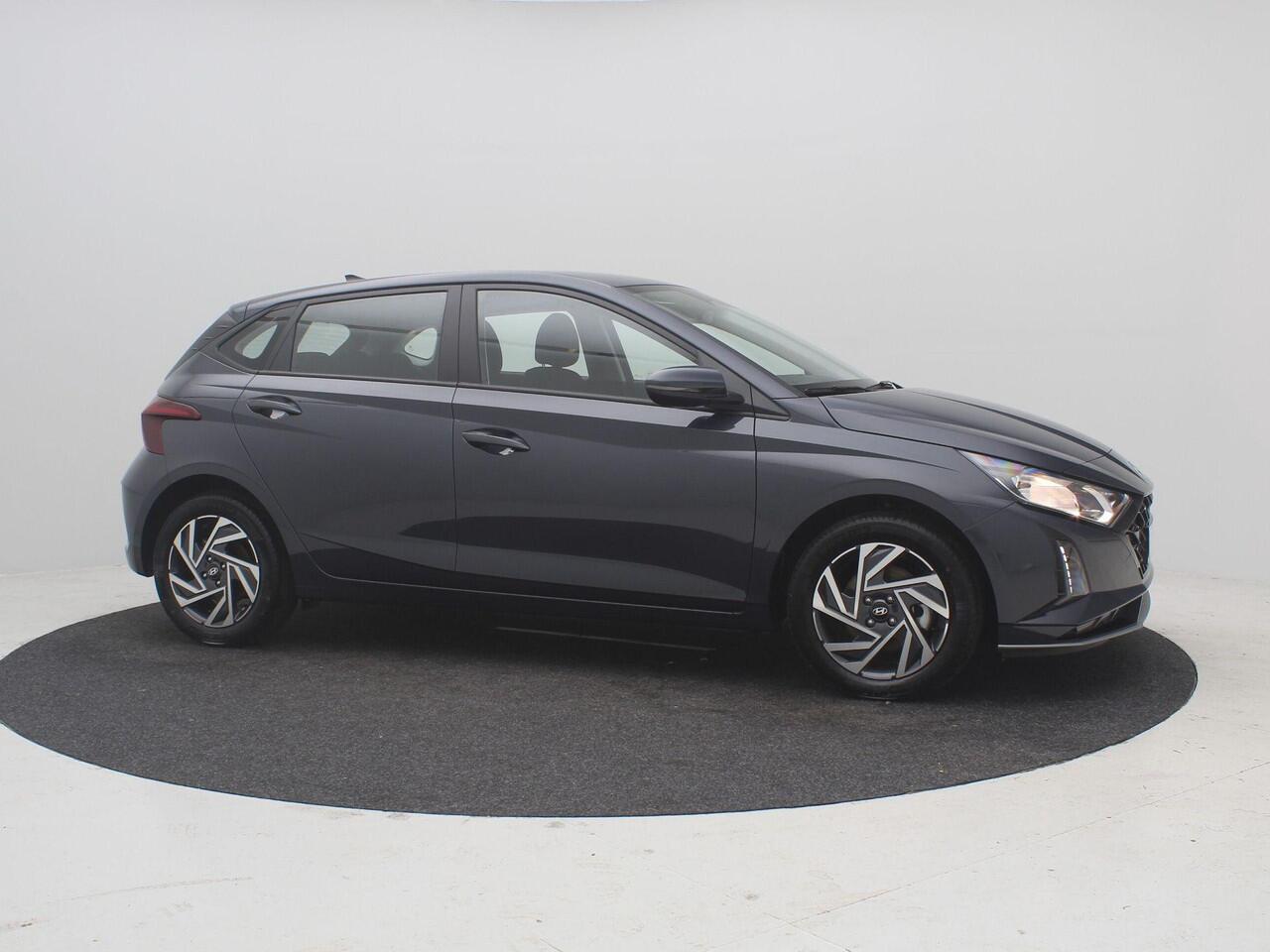 Hyundai I 20 1.0 T-GDI Comfort / ¤ 1.000,- Voordeel Op Nieuwprijs / Rijklaarprijs / Direct Leverbaar / Navigatie / Cruise control / Apple Carplay + Android Auto / Airco / LMV / Achteruitrijcamera /