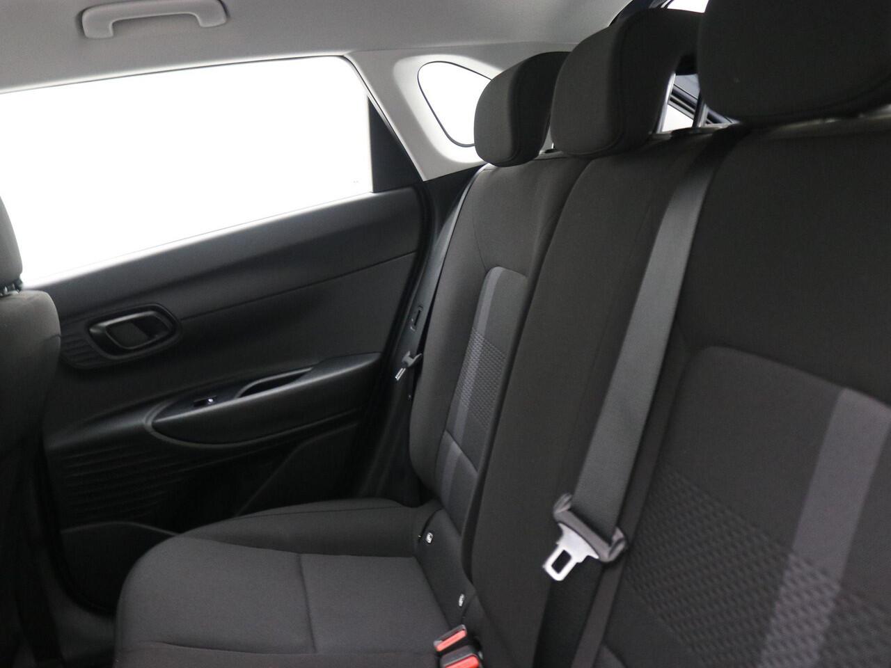 Hyundai I 20 1.0 T-GDI Comfort / ¤ 1.000,- Voordeel Op Nieuwprijs / Rijklaarprijs / Direct Leverbaar / Navigatie / Cruise control / Apple Carplay + Android Auto / Airco / LMV / Achteruitrijcamera /