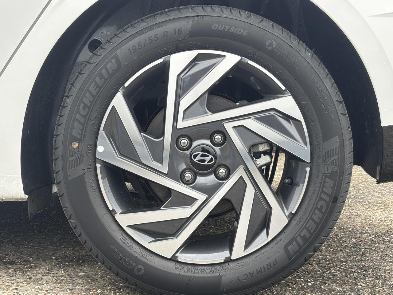 Hyundai I 20 Comfort 1.0 T-GDI 100pk AUTOMAAT | ¤4.365 KORTING | AUTOMAAT | APPLE CARPLAY / ANDROID AUTO |
