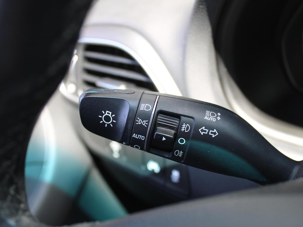 Hyundai I 30 Wagon 1.4 T-GDI Premium | 16" LM | Airco | Cruise | Camera | Navi | Trekhaak | PDC |