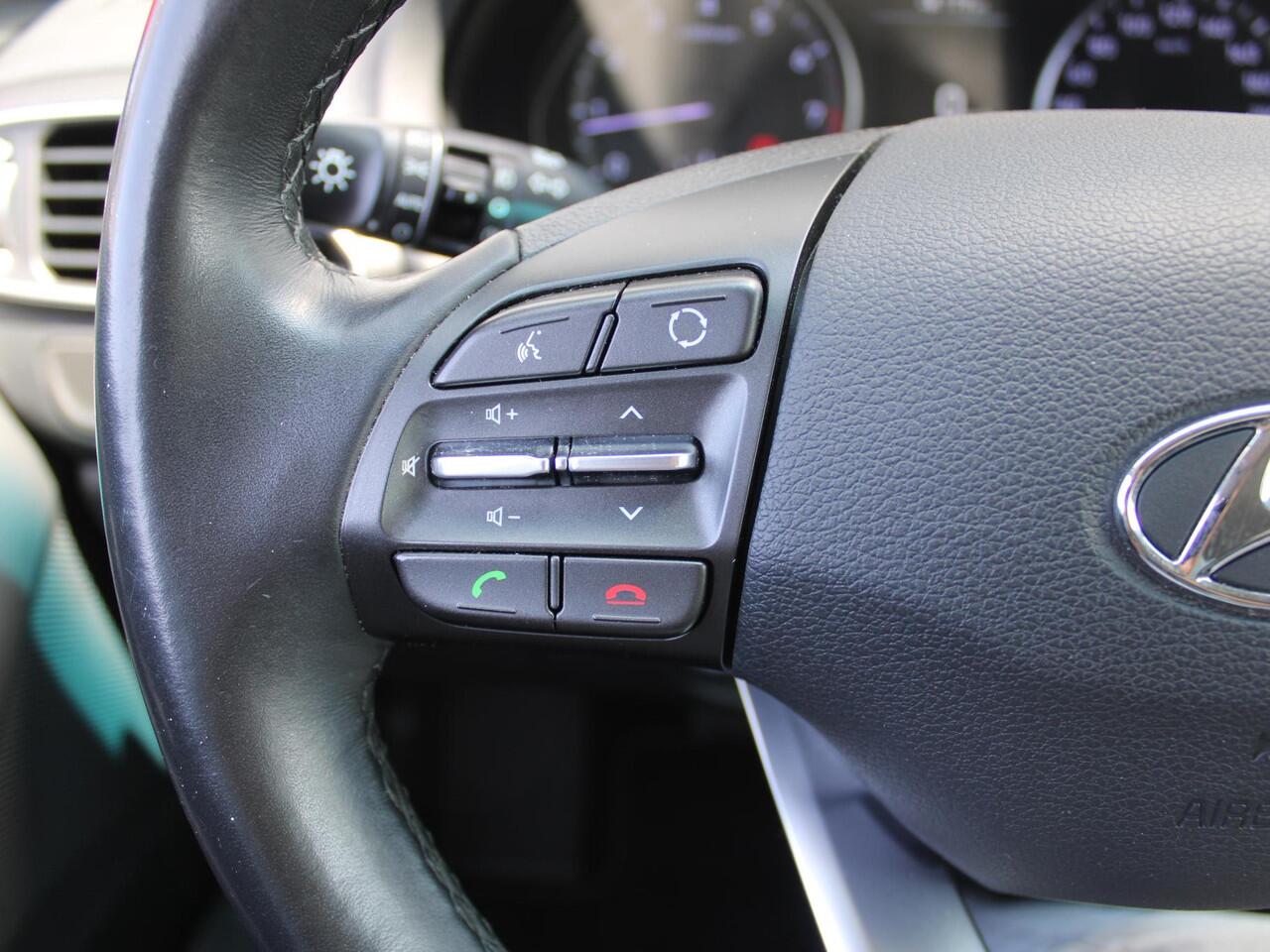 Hyundai I 30 Wagon 1.4 T-GDI Premium | 16" LM | Airco | Cruise | Camera | Navi | Trekhaak | PDC |