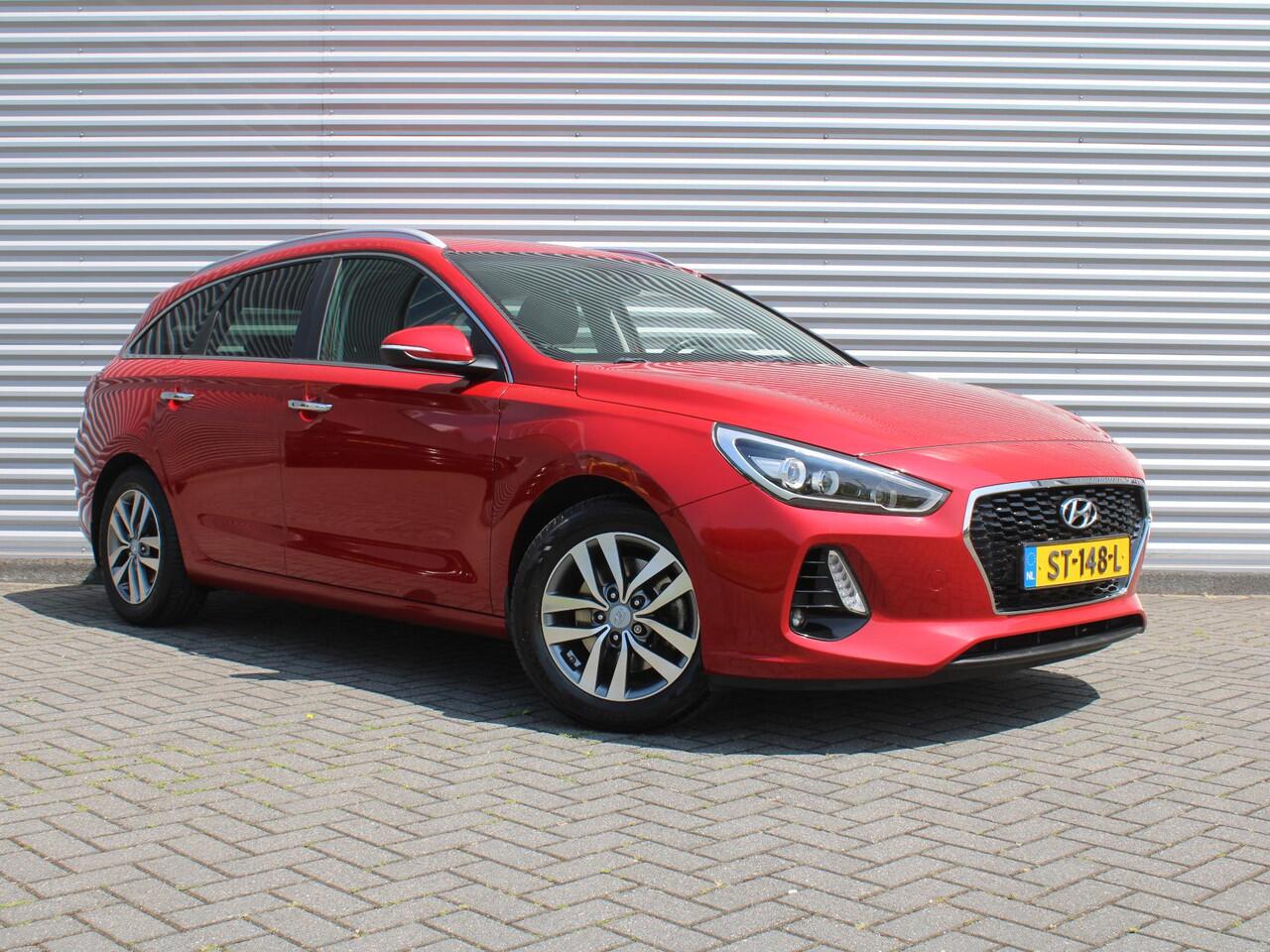 Hyundai I 30 Wagon 1.4 T-GDI Premium | 16" LM | Airco | Cruise | Camera | Navi | Trekhaak | PDC |