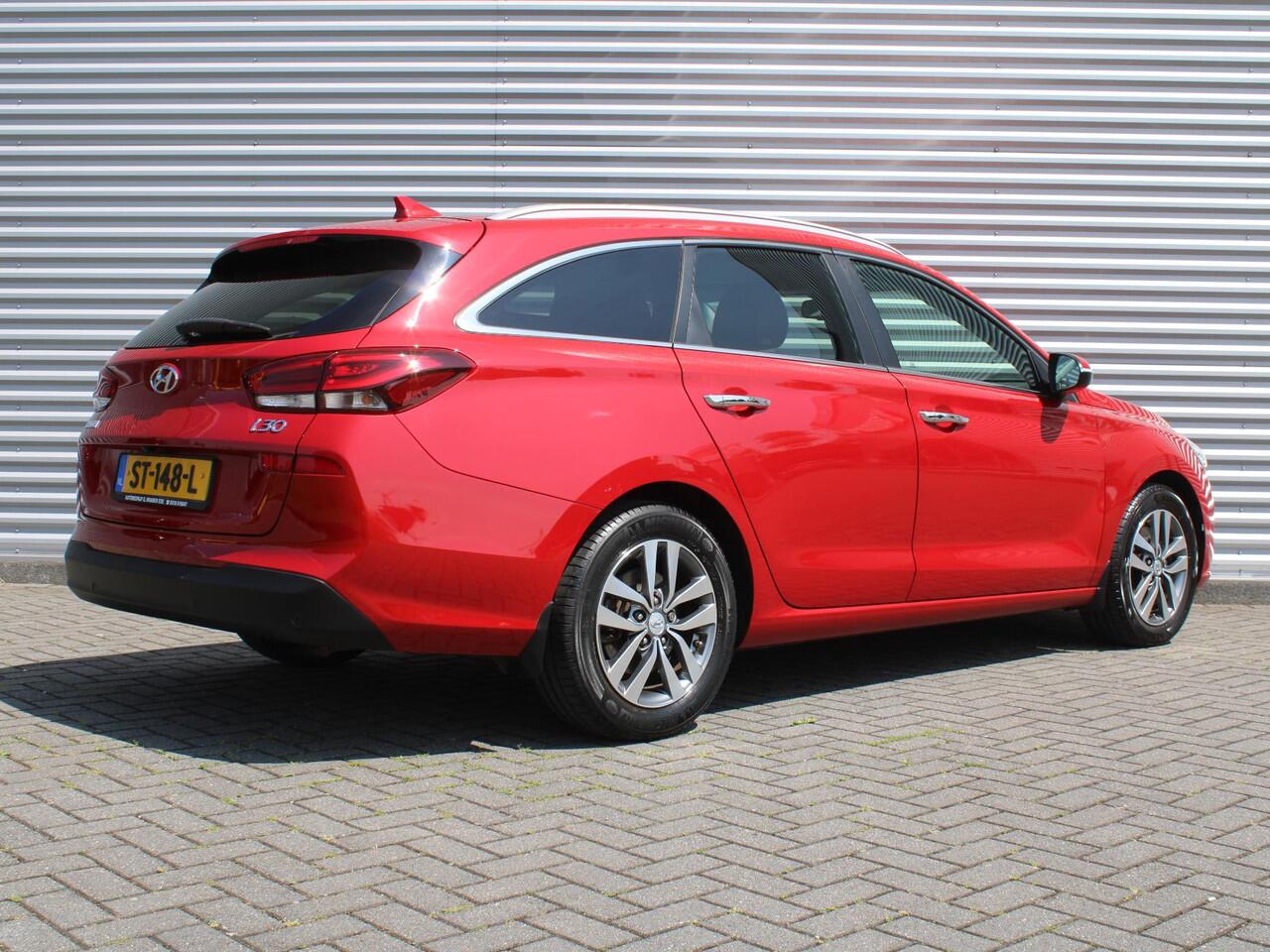 Hyundai I 30 Wagon 1.4 T-GDI Premium | 16" LM | Airco | Cruise | Camera | Navi | Trekhaak | PDC |