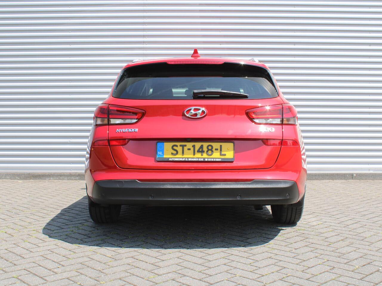 Hyundai I 30 Wagon 1.4 T-GDI Premium | 16" LM | Airco | Cruise | Camera | Navi | Trekhaak | PDC |