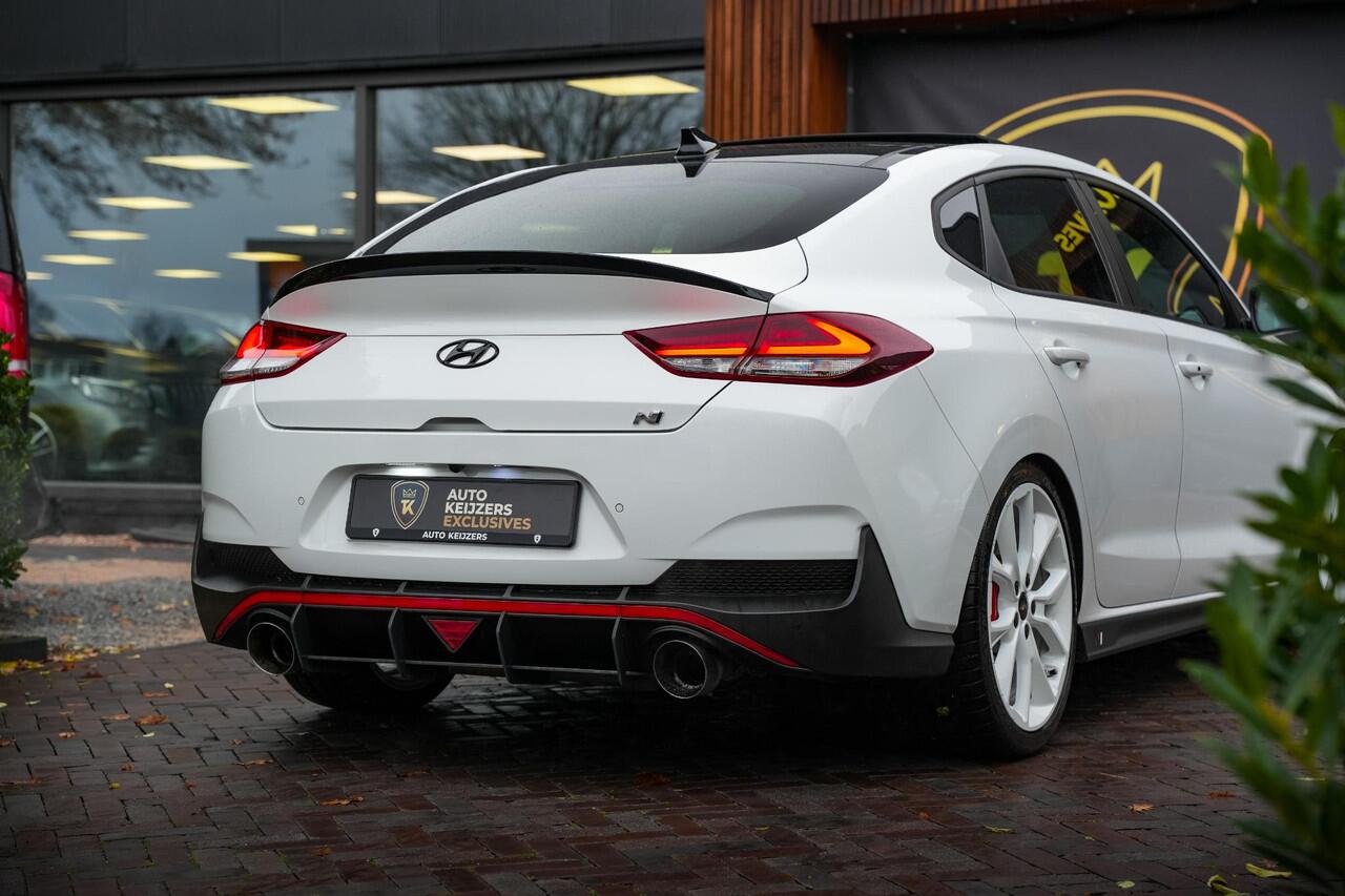 Hyundai I 30 Fastback 2.0 T-GDI N1 Panodak Pops And Bangs Navigatie Camera Stoelverw. Alcantara Keyless Stoel Stuurverw.