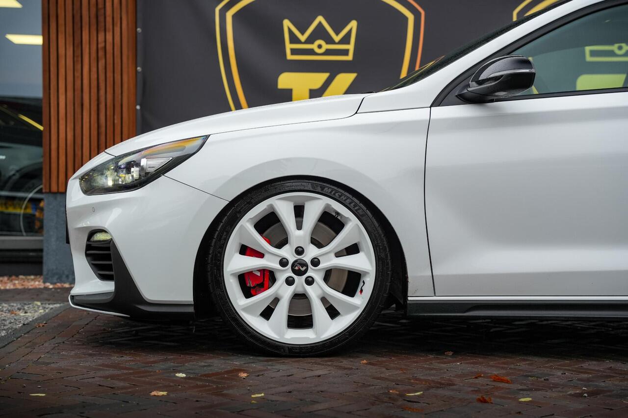 Hyundai I 30 Fastback 2.0 T-GDI N1 Panodak Pops And Bangs Navigatie Camera Stoelverw. Alcantara Keyless Stoel Stuurverw.