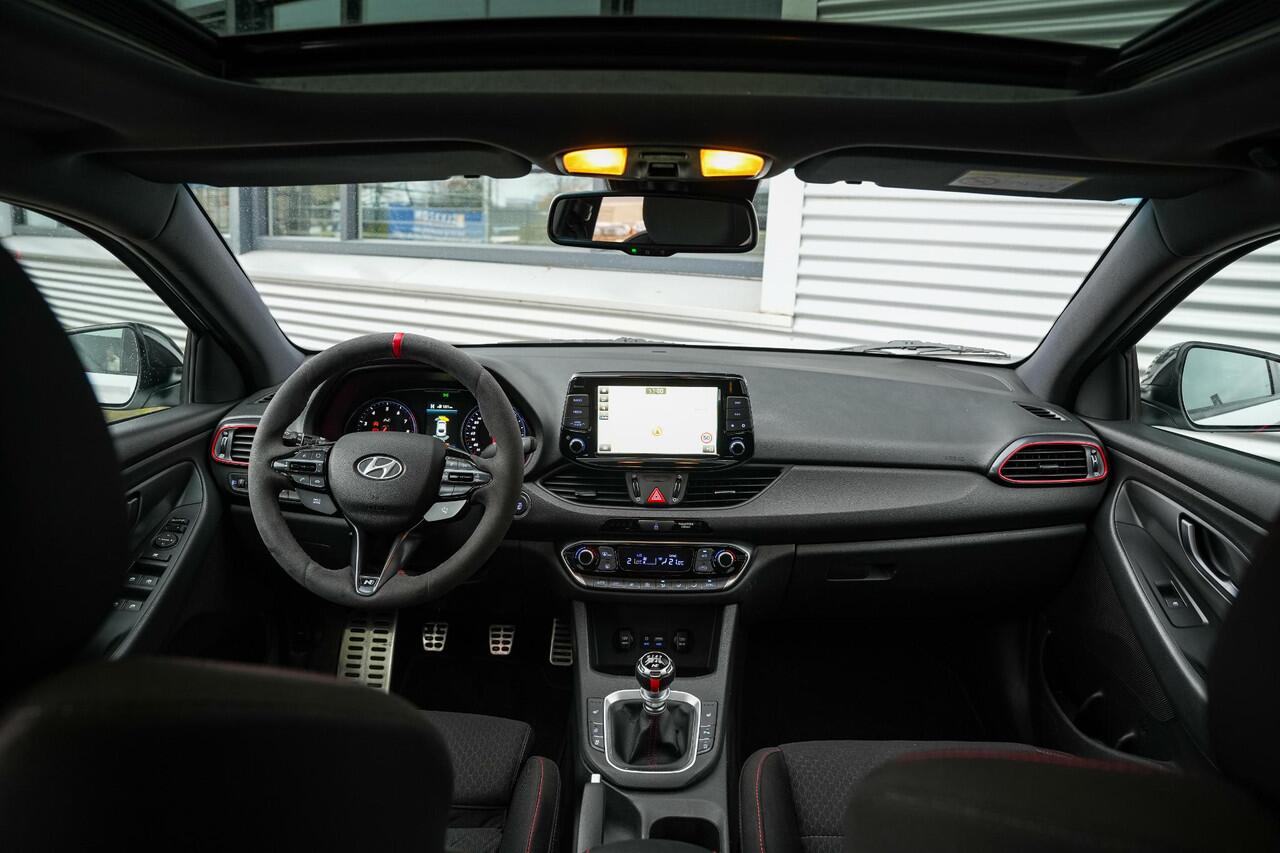 Hyundai I 30 Fastback 2.0 T-GDI N1 Panodak Pops And Bangs Navigatie Camera Stoelverw. Alcantara Keyless Stoel Stuurverw.