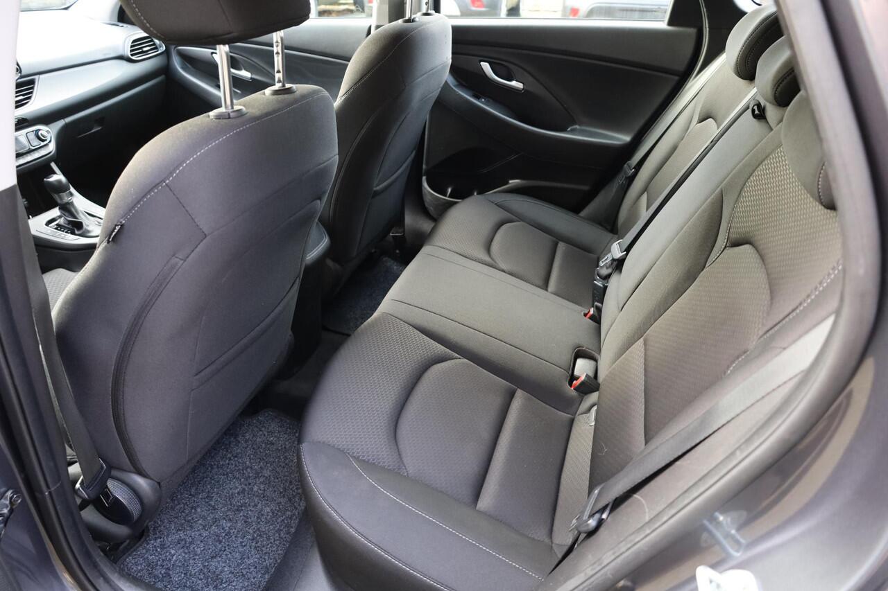 Hyundai I 30 Wagon 1.4 T-GDI Premium CARPLAY DAB CAMERA STOEL/STUURVERW. CRUISE CLIMA HILL-HOLD HALFLEER STUURFLIPPERS PDC 16''LMV