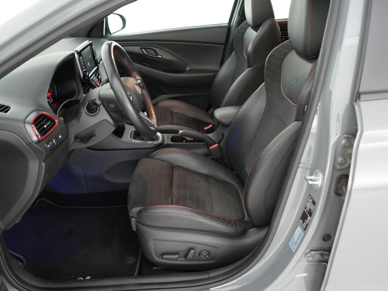 Hyundai I 30 N2 Performance Fastback 2.0 275pk T-GDI |panoramadak|memory|alacantara\leder|Apple Carplay|winterpack|parkeercamera|elek. stoelen|19" lichtmetalen velgen|